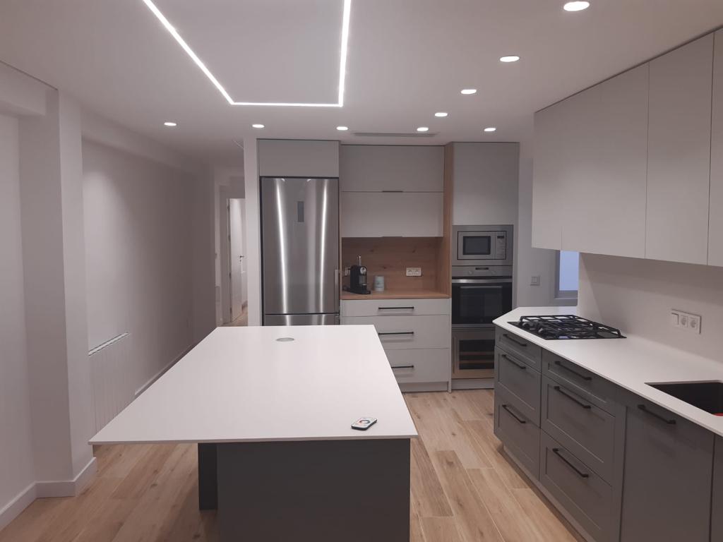 Cocina Lacada Antracita en L